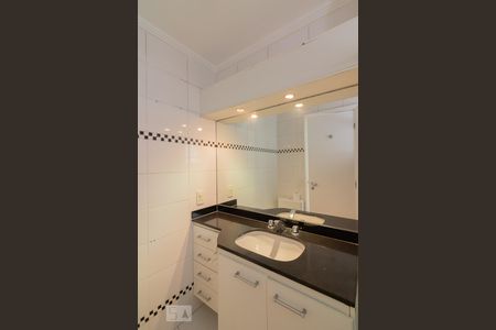 Banheiro de apartamento à venda com 1 quarto, 40m² em Vila Olímpia, São Paulo