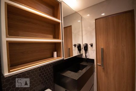 Studio para alugar com 46m², 1 quarto e 1 vaga Studio para alugar com 46m², 1 quarto e 1 vagaBanheiro