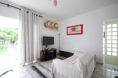 Sala de TV de casa à venda com 3 quartos, 280m² em Adalgisa, Osasco