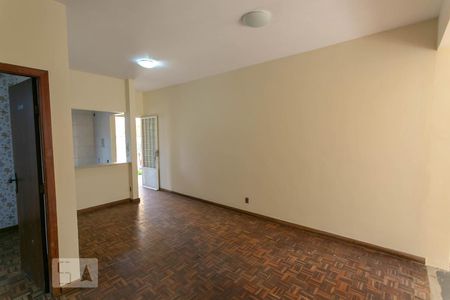 Sala de apartamento para alugar com 3 quartos, 120m² em Copacabana, Belo Horizonte