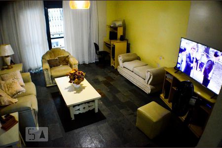 Casa para alugar com 800m², 5 quartos e 6 vagas Casa para alugar com 800m², 5 quartos e 6 vagasSala menor