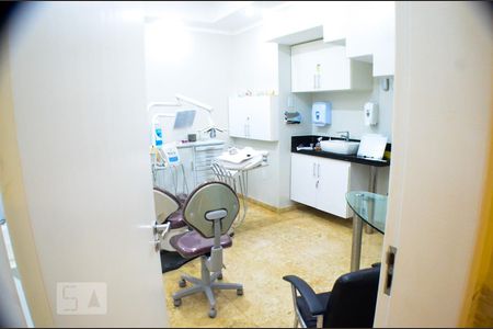 Casa para alugar com 800m², 5 quartos e 6 vagas Casa para alugar com 800m², 5 quartos e 6 vagasConsultório 1