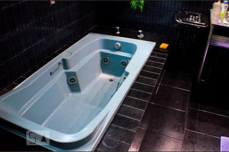 Casa para alugar com 800m², 5 quartos e 6 vagas Casa para alugar com 800m², 5 quartos e 6 vagasBanheiro do Quarto 2