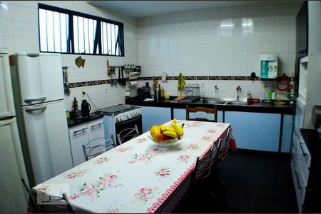 Casa para alugar com 800m², 5 quartos e 6 vagas Casa para alugar com 800m², 5 quartos e 6 vagasCozinha