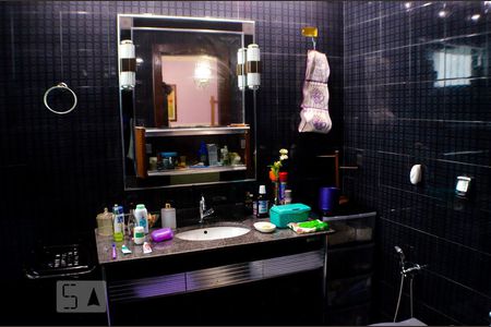 Casa para alugar com 800m², 5 quartos e 6 vagas Casa para alugar com 800m², 5 quartos e 6 vagasBanheiro do Quarto 2