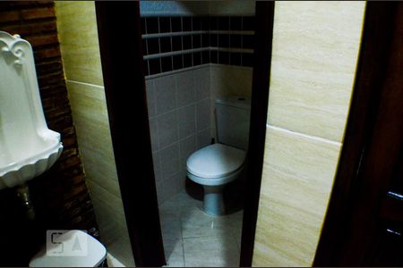 Casa para alugar com 800m², 5 quartos e 6 vagas Casa para alugar com 800m², 5 quartos e 6 vagasMais 3 banheiros