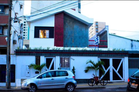 Casa para alugar com 800m², 5 quartos e 6 vagas Casa para alugar com 800m², 5 quartos e 6 vagasFachada