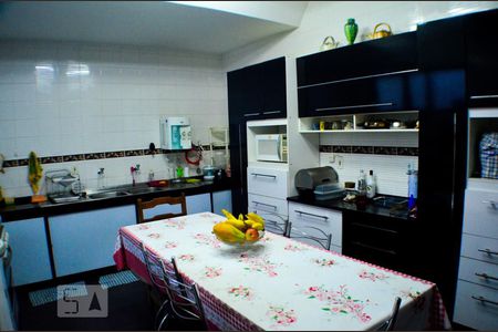 Casa para alugar com 800m², 5 quartos e 6 vagas Casa para alugar com 800m², 5 quartos e 6 vagasCozinha