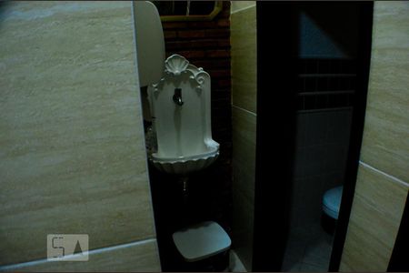 Casa para alugar com 800m², 5 quartos e 6 vagas Casa para alugar com 800m², 5 quartos e 6 vagasMais 3 banheiros