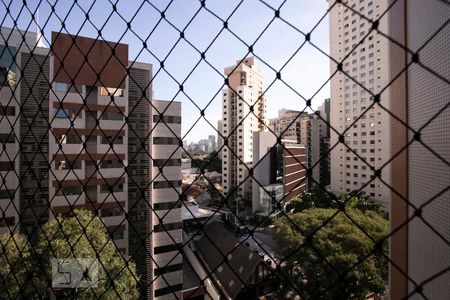Vista de apartamento à venda com 3 quartos, 76m² em Vila Olímpia, São Paulo