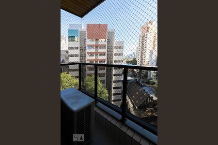 Sacada de apartamento à venda com 3 quartos, 76m² em Vila Olímpia, São Paulo