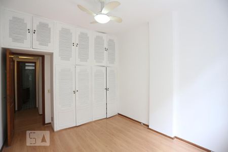 Quarto 1 de apartamento à venda com 3 quartos, 110m² em Copacabana, Rio de Janeiro