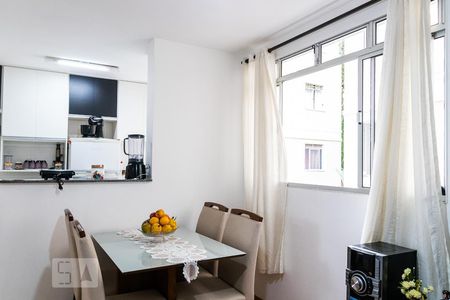 Sala de apartamento para alugar com 2 quartos, 51m² em São João Batista (venda Nova), Belo Horizonte