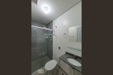 Banheiro de kitnet/studio para alugar com 1 quarto, 30m² em Ipiranga, São Paulo