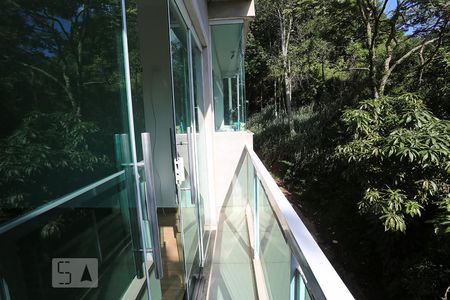 Varanda da Suíte 1 de casa para alugar com 3 quartos, 160m² em Jardim das Vertentes, São Paulo