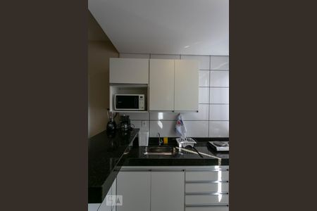 Cozinha e Área de Serviço de kitnet/studio para alugar com 1 quarto, 28m² em Vila Paquetá, Belo Horizonte