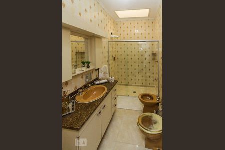 Banheiro de casa à venda com 3 quartos, 300m² em Jardim Vila Formosa, São Paulo