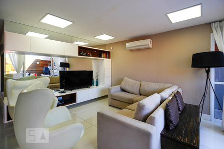 Sala de casa de condomínio à venda com 4 quartos, 309m² em Recreio dos Bandeirantes, Rio de Janeiro