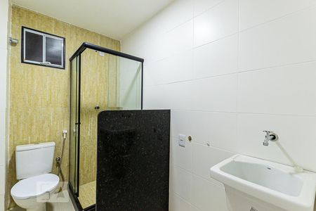 Banheiro de apartamento à venda com 1 quarto, 25m² em Centro, Niterói