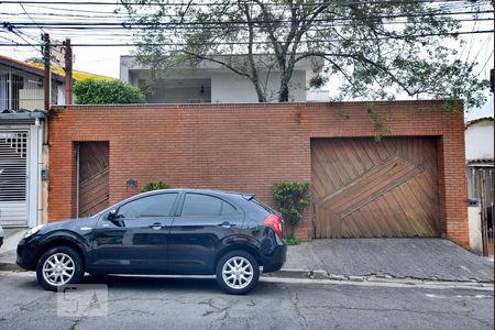 Fachada de casa à venda com 4 quartos, 290m² em Vila Ipojuca, São Paulo