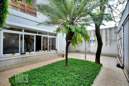 Quintal de casa à venda com 4 quartos, 290m² em Vila Ipojuca, São Paulo