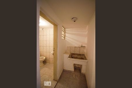 Casa para alugar com 30m², 1 quarto e sem vaga Casa para alugar com 30m², 1 quarto e sem vagaLavanderia