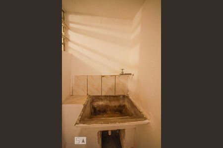 Casa para alugar com 30m², 1 quarto e sem vaga Casa para alugar com 30m², 1 quarto e sem vagaLavanderia