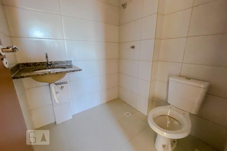 Banheiro de kitnet/studio à venda com 1 quarto, 32m² em Quinta da Paineira, São Paulo