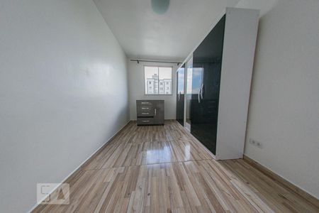 Quarto 1 de apartamento para alugar com 2 quartos, 56m² em Pinheirinho, Curitiba