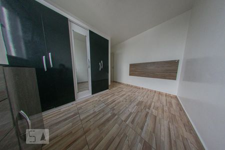 Quarto 1 de apartamento para alugar com 2 quartos, 56m² em Pinheirinho, Curitiba