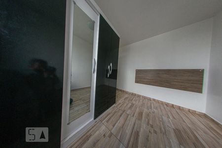 Quarto 1 de apartamento para alugar com 2 quartos, 56m² em Pinheirinho, Curitiba