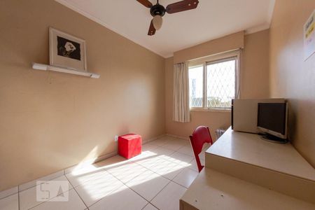 Quarto 2 de apartamento para alugar com 2 quartos, 58m² em Humaitá, Porto Alegre