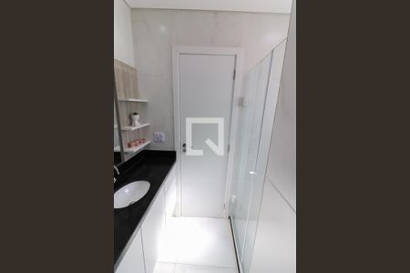 Banheiro de kitnet/studio para alugar com 1 quarto, 16m² em Vila Pirajussara, São Paulo