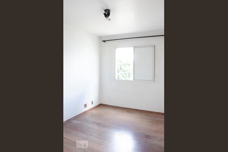 Quarto 2 de apartamento para alugar com 2 quartos, 60m² em Vila Constança, São Paulo