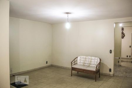 Sala de casa à venda com 3 quartos, 190m² em Moema, São Paulo