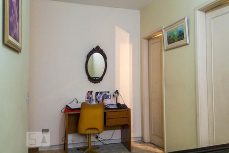 Corredor de casa à venda com 3 quartos, 190m² em Moema, São Paulo