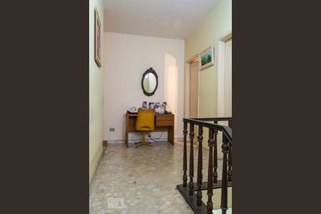 Corredor de casa à venda com 3 quartos, 190m² em Moema, São Paulo