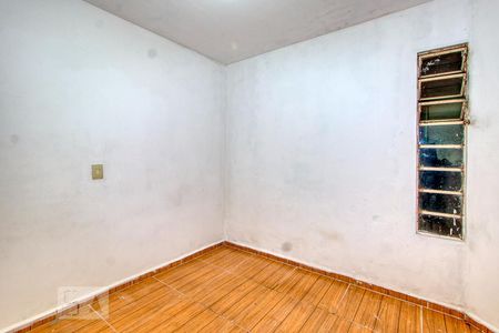 Quarto 1 de casa para alugar com 2 quartos, 66m² em Cajuru, Curitiba