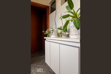 Apartamento à venda com 147m², 3 quartos e 2 vagas Apartamento à venda com 147m², 3 quartos e 2 vagasÁrea de Serviço
