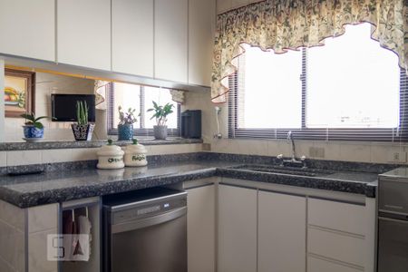 Apartamento à venda com 147m², 3 quartos e 2 vagas Apartamento à venda com 147m², 3 quartos e 2 vagasCozinha