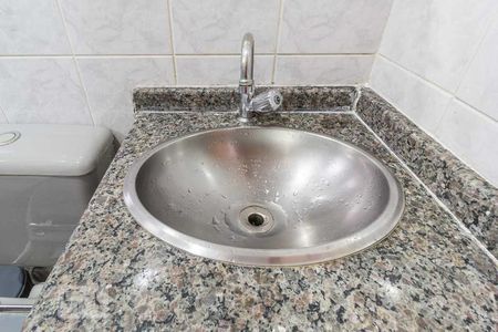 Banheiro Social de apartamento para alugar com 3 quartos, 62m² em Santa Rosa, Belo Horizonte