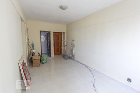 Sala de apartamento para alugar com 2 quartos, 65m² em Tanque, Rio de Janeiro