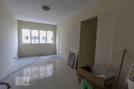 Sala de apartamento para alugar com 2 quartos, 65m² em Tanque, Rio de Janeiro