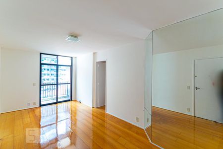 Sala de apartamento à venda com 2 quartos, 70m² em Icaraí, Niterói