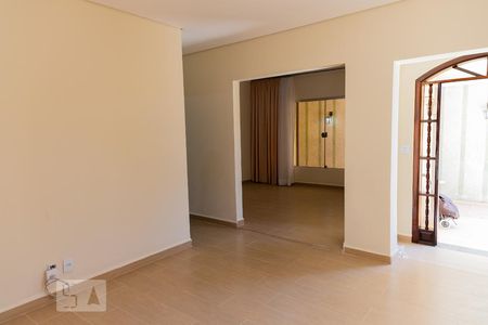 Sala de casa para alugar com 5 quartos, 320m² em Jardim Oriental, São Paulo