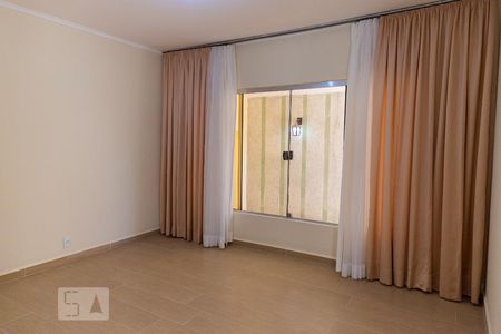 sala de casa para alugar com 5 quartos, 320m² em Jardim Oriental, São Paulo