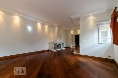 Sala de Estar de casa para alugar com 3 quartos, 360m² em Vila Prudente, São Paulo