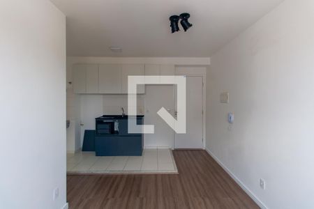 Sala de apartamento para alugar com 2 quartos, 40m² em Sítio da Figueira, São Paulo