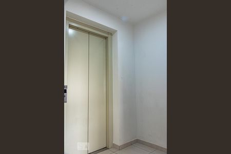 Hall de entrada exclusivo de apartamento à venda com 3 quartos, 84m² em Vila Vera, São Paulo