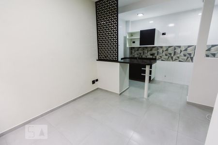 Sala de casa para alugar com 1 quarto, 40m² em Vila Guaca, São Paulo